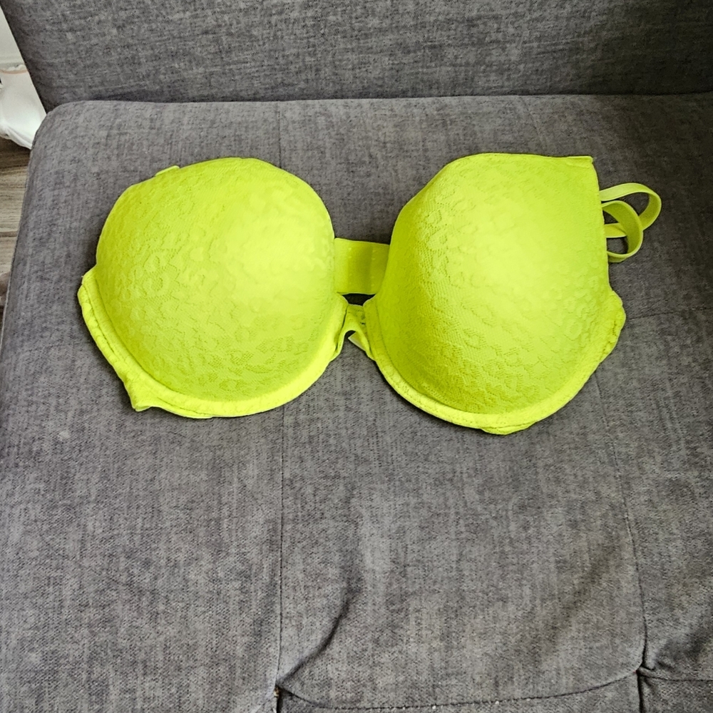 Victoria Secret - NWT 34DD - pushup